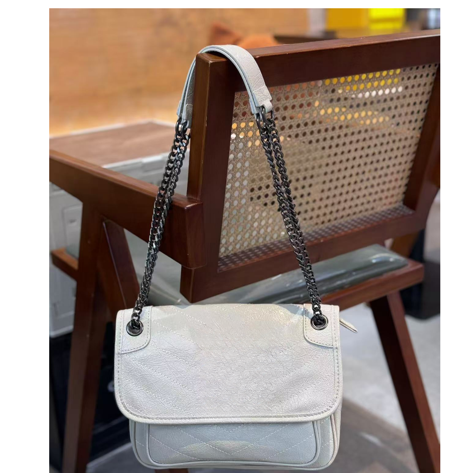 中小邮差包时尚百搭女士单肩包气质 L006