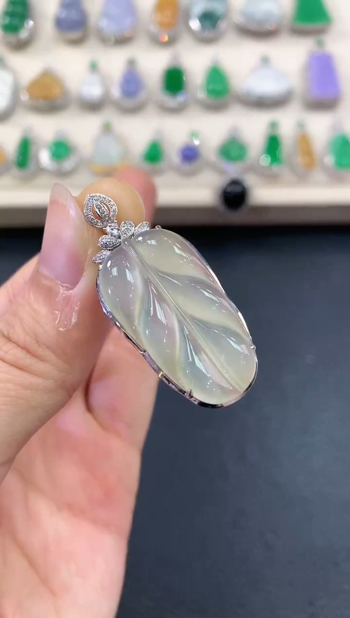 【闪购商品】翡翠吊坠(不含链)18K金镶嵌B19