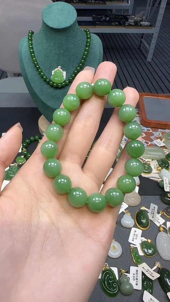 未镶嵌手串和田玉1