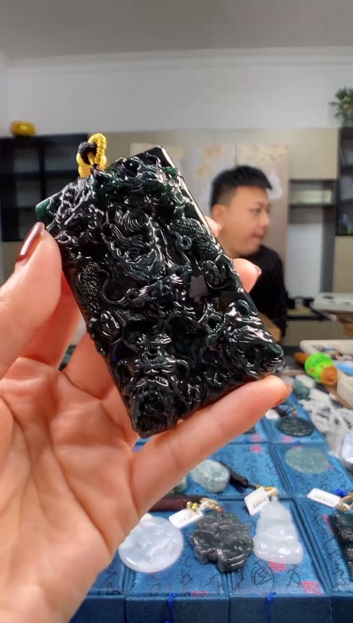 颈饰未镶嵌翡翠7****?多样性发其一