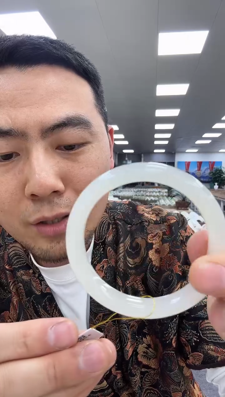 【闪购商品】和田玉手镯未镶嵌55-56  418