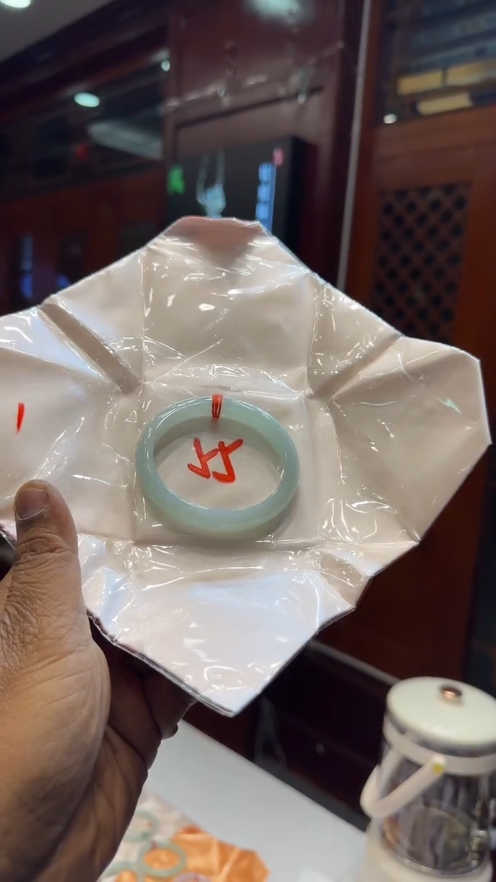 未镶嵌手镯翡翠手镯