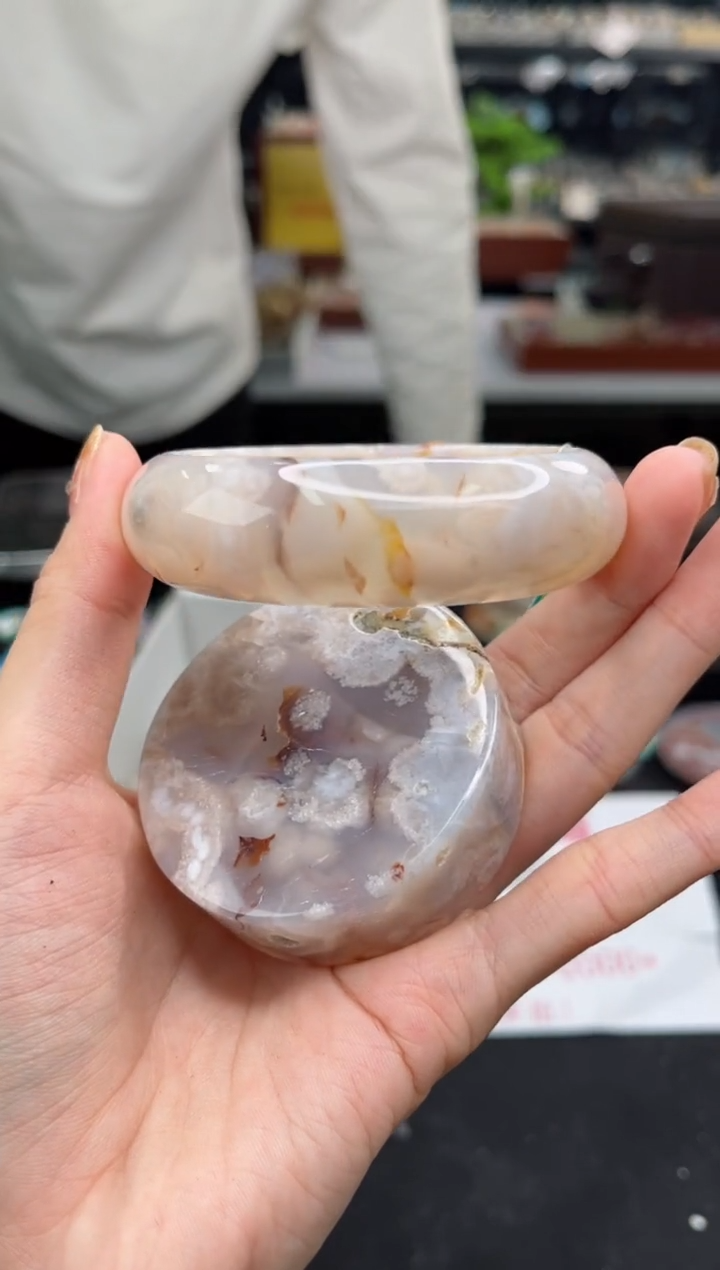 【闪购商品】石英质玉手镯未镶嵌59圈口（赠品镯心）1681081