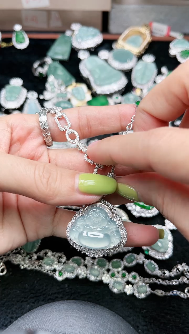 【闪购商品】翡翠颈饰未镶嵌1741赠皮绳