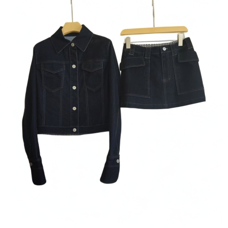 深蓝色丝绒牛仔外套+半裙套装