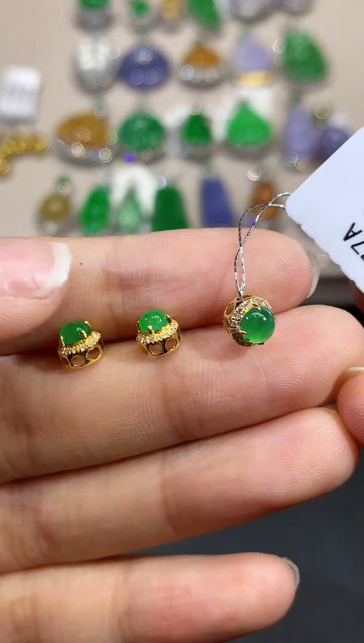 翡翠18K金镶嵌耳饰L0788多样性发其一