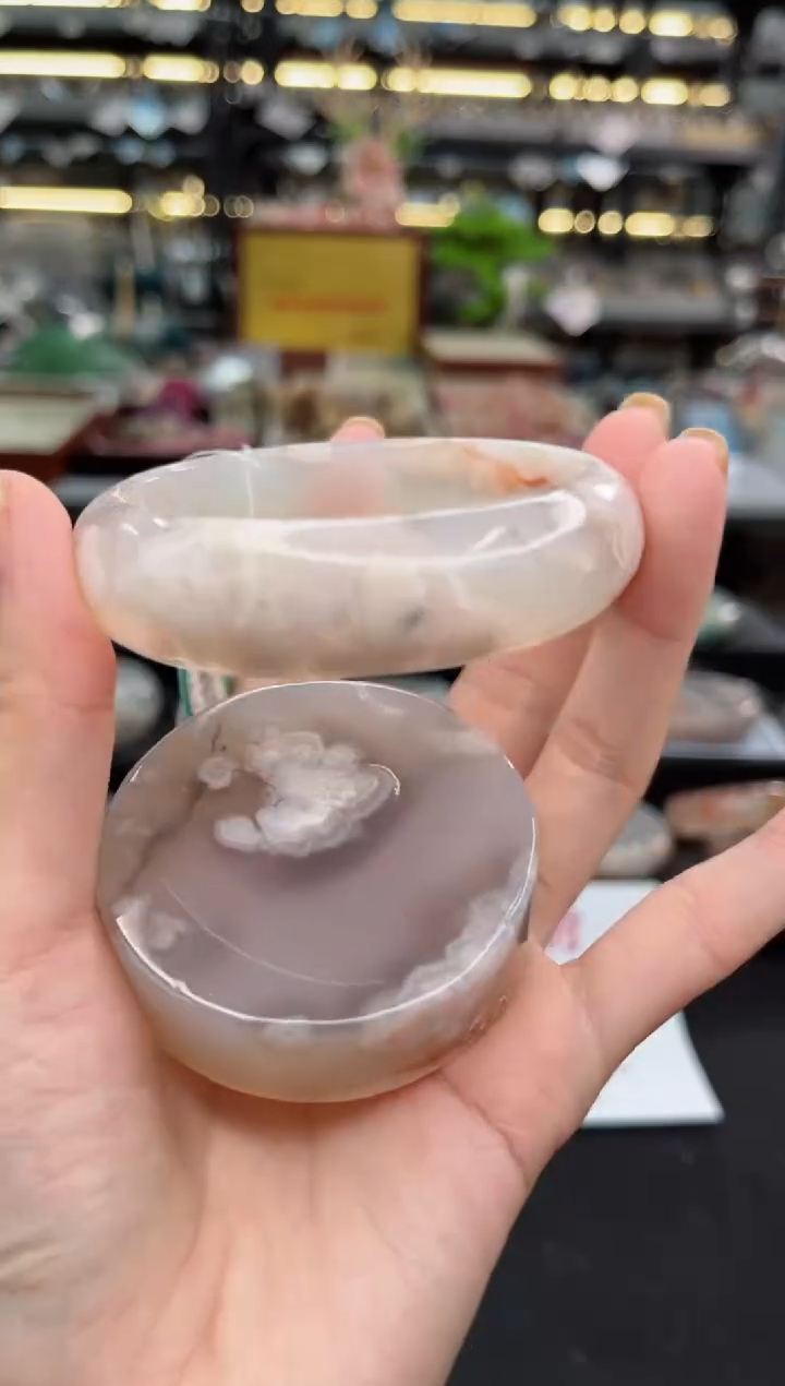 【闪购商品】石英质玉手镯未镶嵌58圈口（赠品镯心）1571210