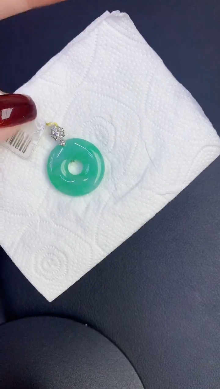 颈饰18K金镶嵌翡翠缅甸天然翡翠A货