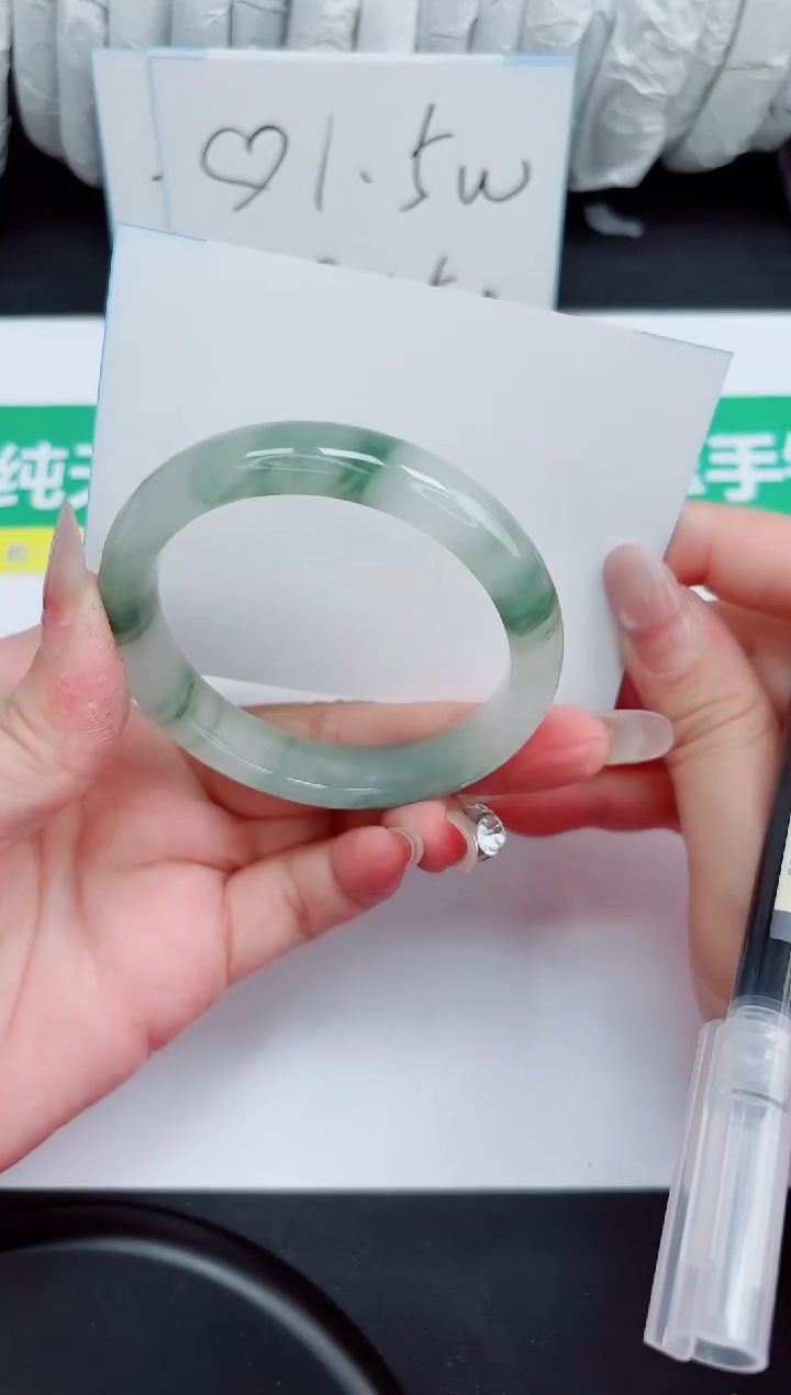 石英质玉手镯未镶嵌79-54.7