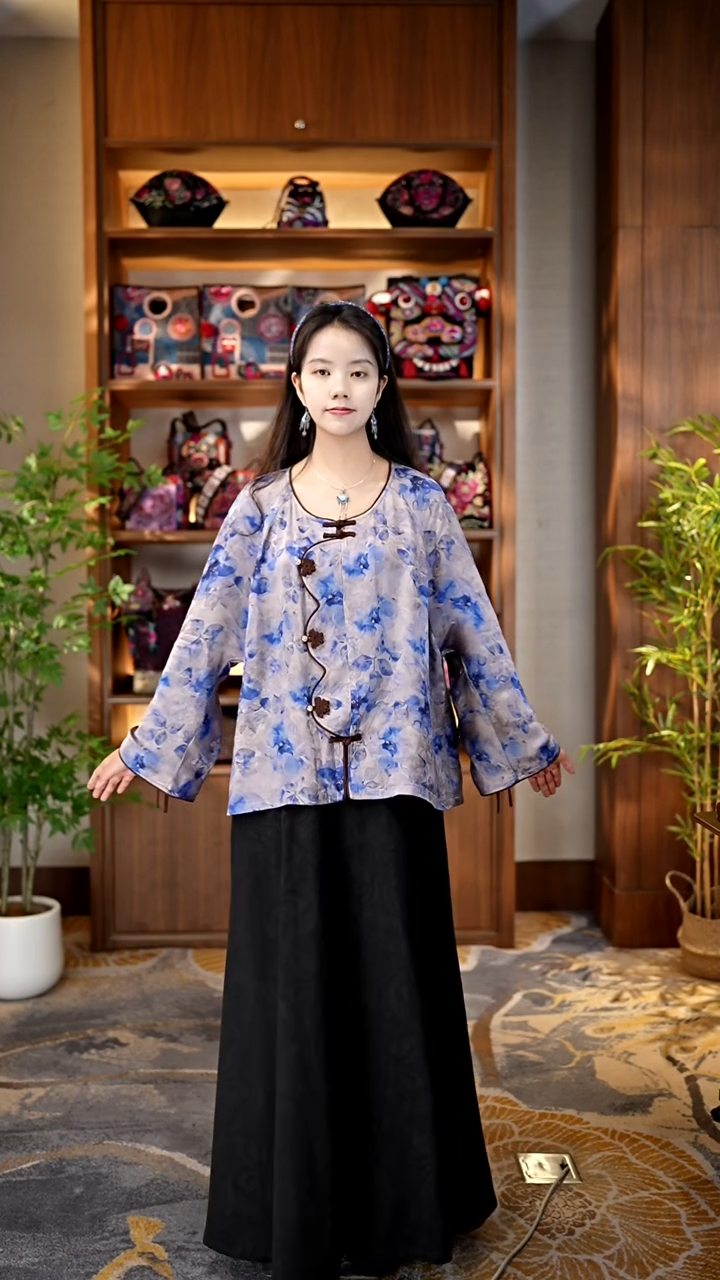 刺绣私人定制苗族手工裙子A9921