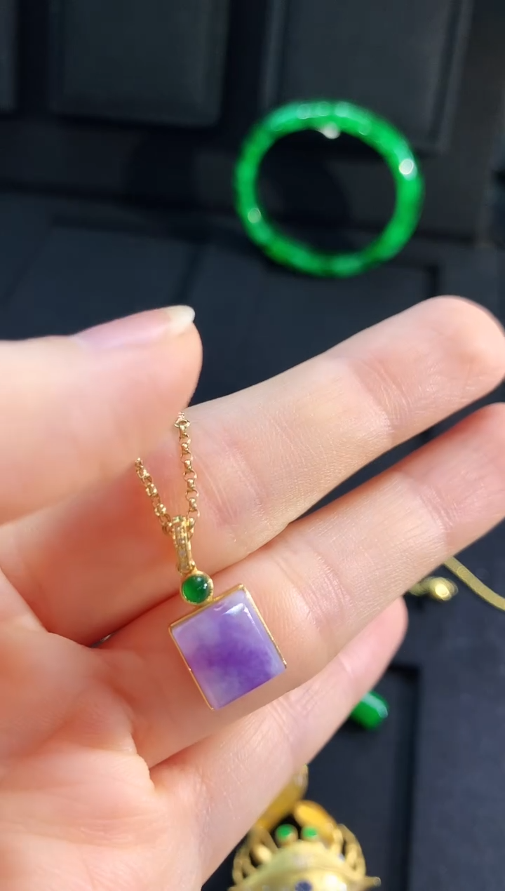 【闪购商品】翡翠吊坠(不含链)18K金镶嵌吊坠