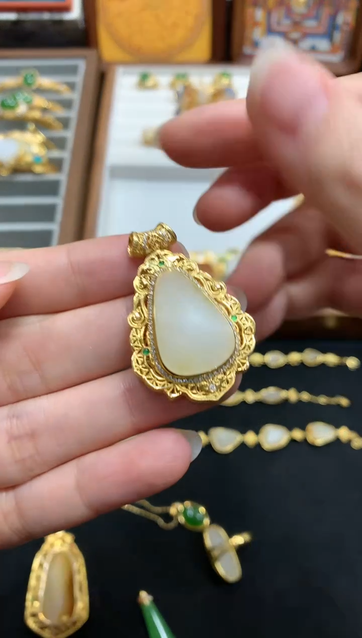 【闪购商品】和田玉吊坠18K金镶嵌A177|15000