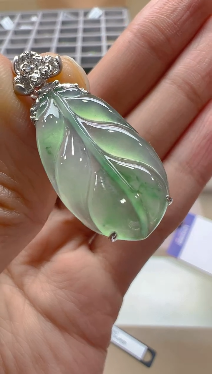 【闪购商品】翡翠吊坠(不含链)18K金镶嵌多样性团购发一件