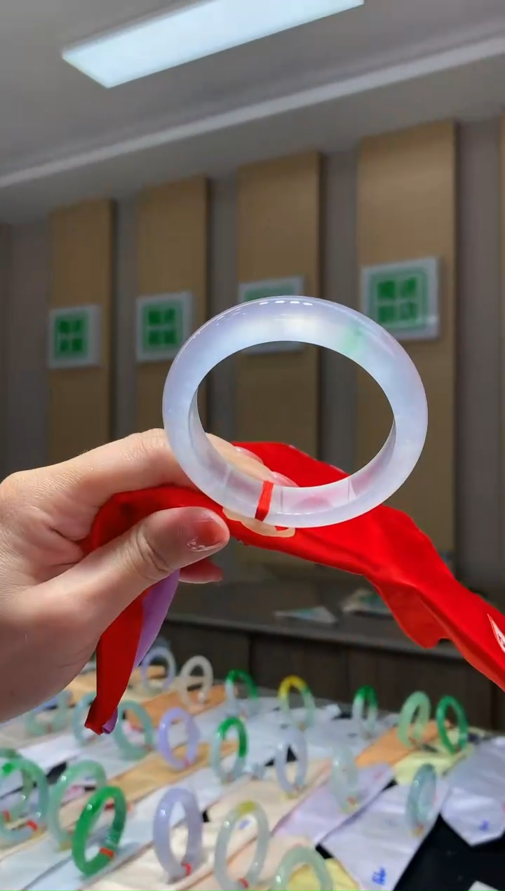 未镶嵌手镯翡翠-Q147 圈口56 全款98万 定金2万