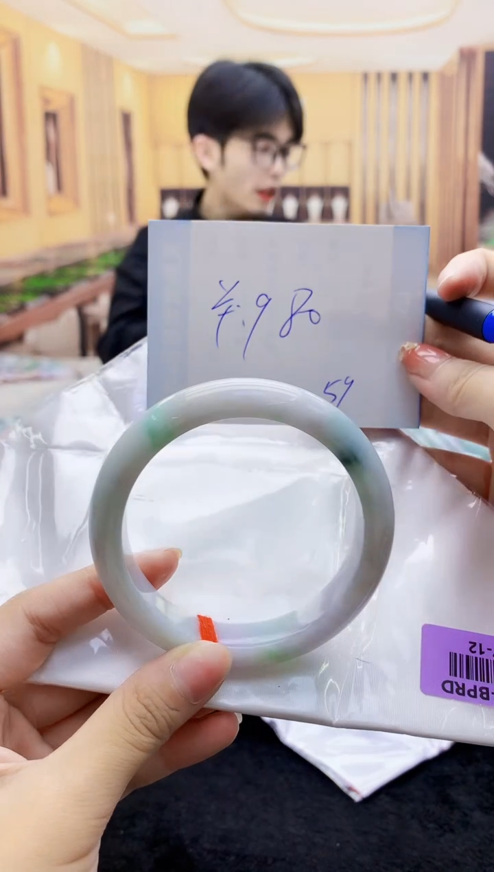 【闪购商品】翡翠手镯未镶嵌     H97-12