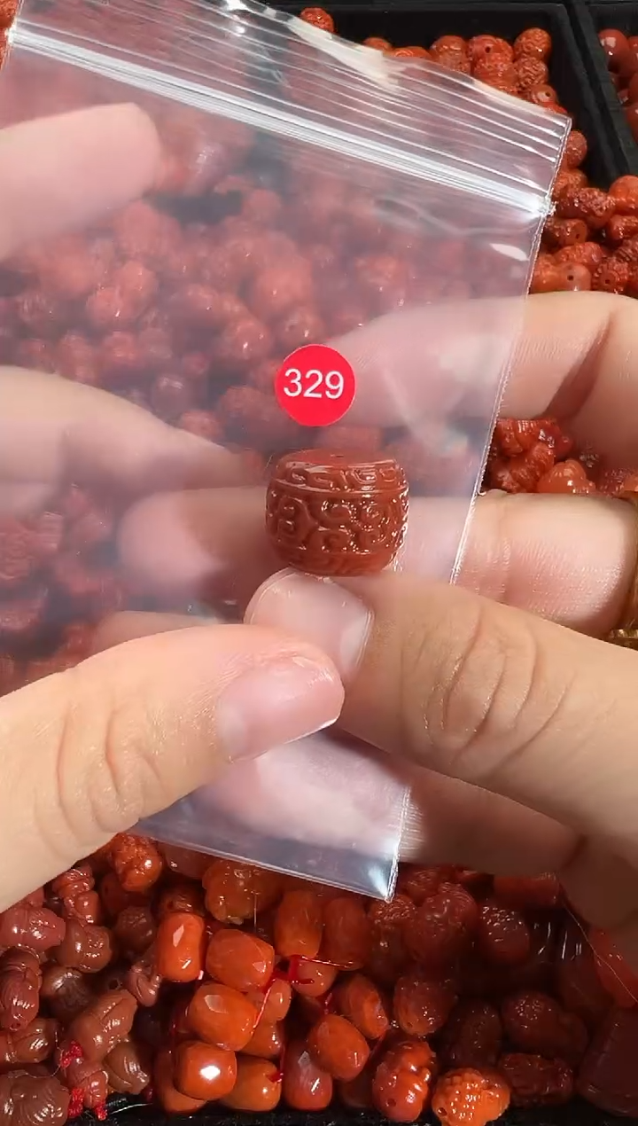 颈饰未镶嵌南红玛瑙1