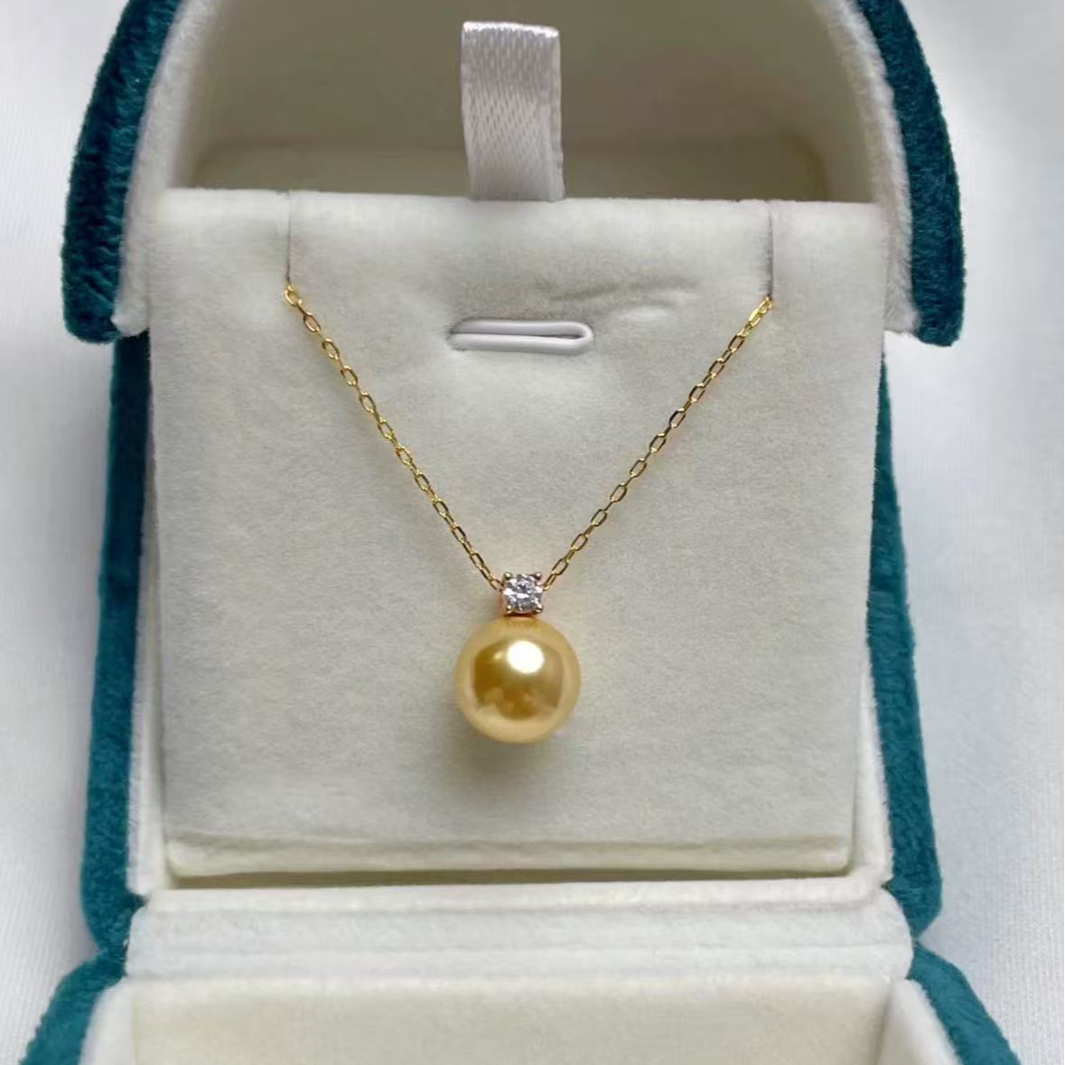 354  王妃同款金色珍珠吊坠