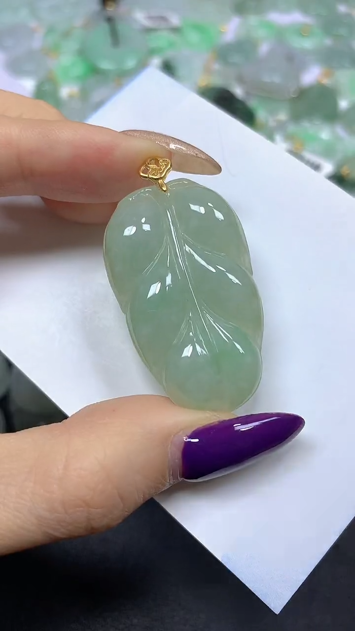 颈饰未镶嵌翡翠 