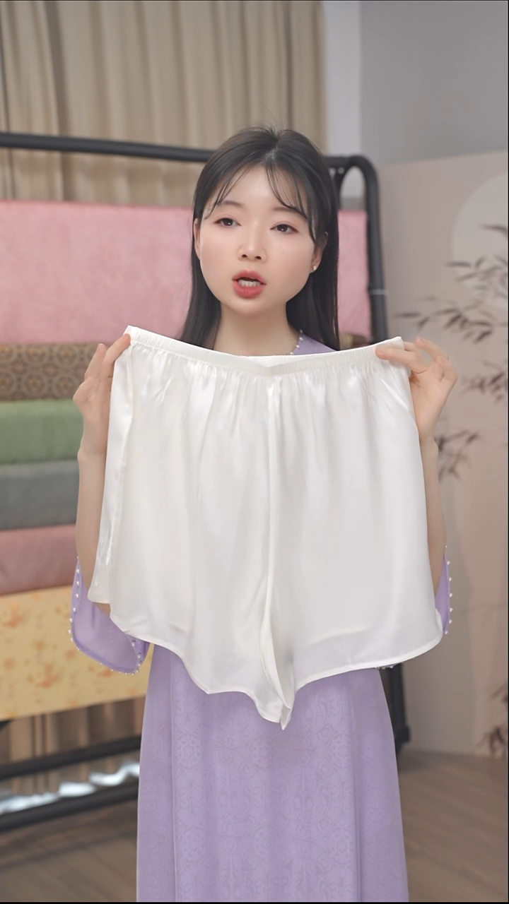 ?素绉缎白色裤子L码*1