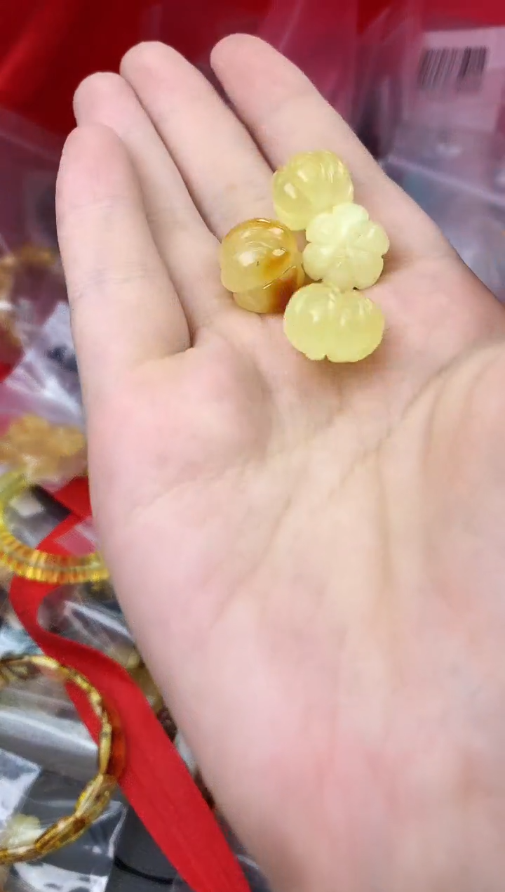 【闪购商品】未镶嵌琥珀珠宝奇石97