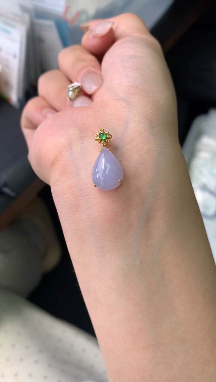 颈饰18K金镶嵌翡翠48小时鉴赏期 退货不扣服务费