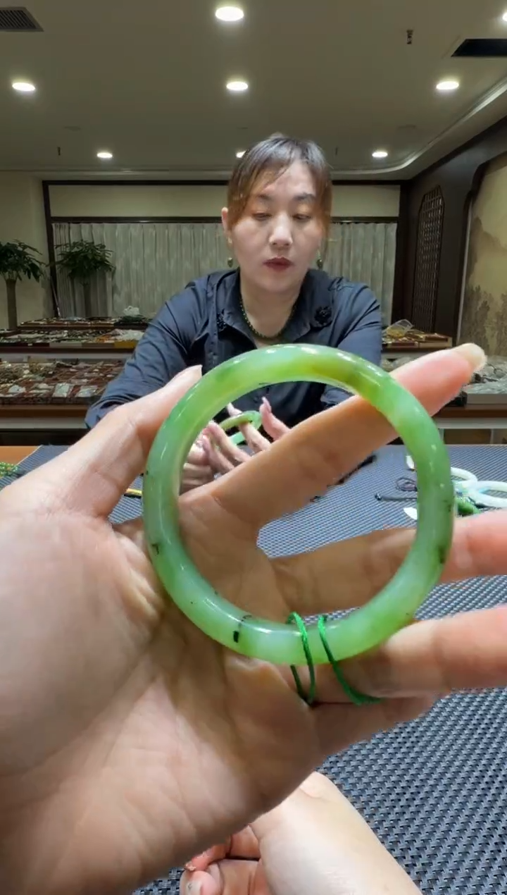 颈饰未镶嵌和田玉手镯59