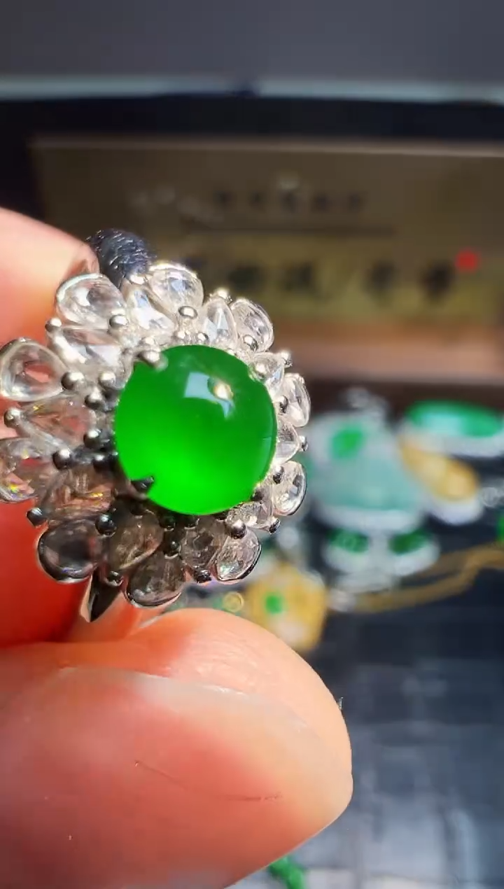【闪购商品】翡翠戒指18K金镶嵌翡翠回流