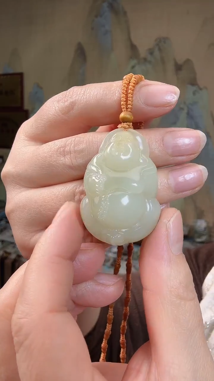 颈饰未镶嵌和田玉.