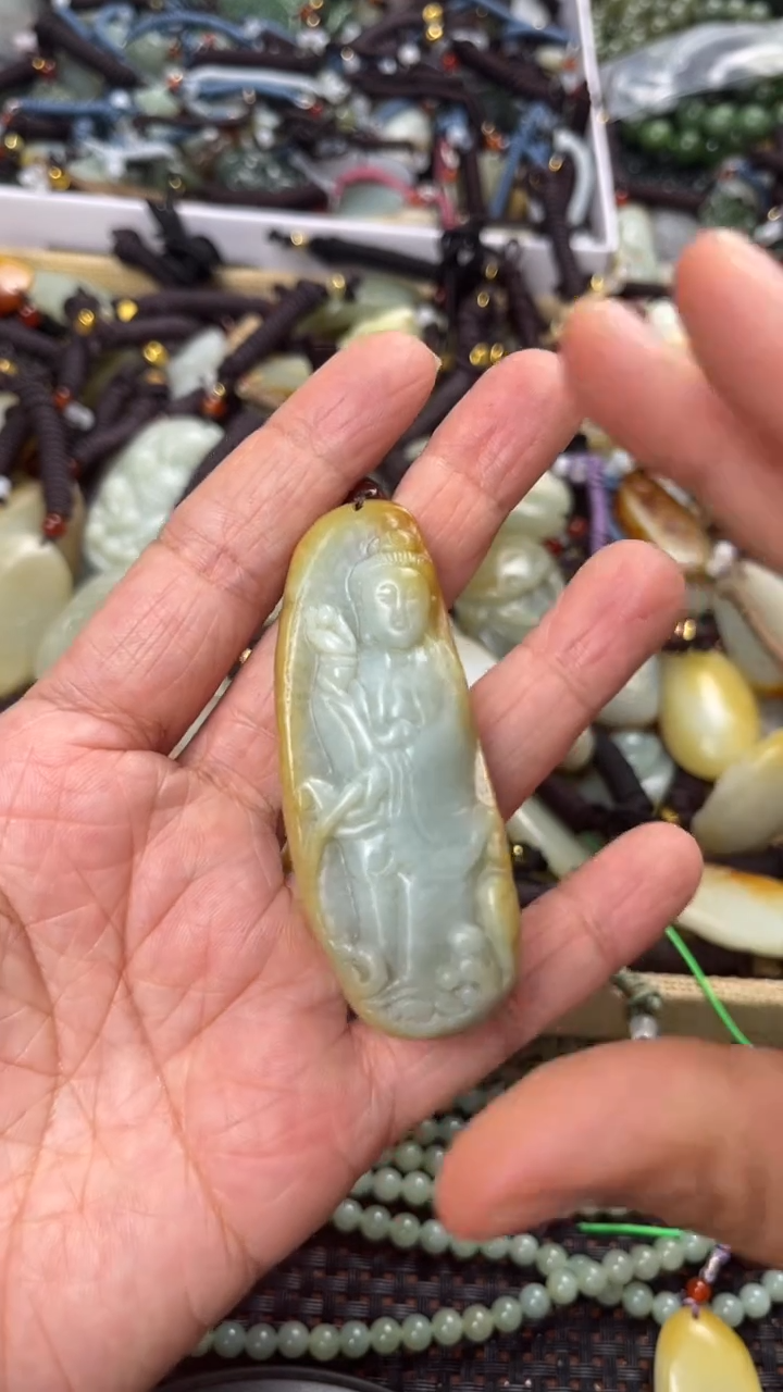 【闪购商品】和田玉颈饰未镶嵌多样性发货没有证书拍一发一有瑕