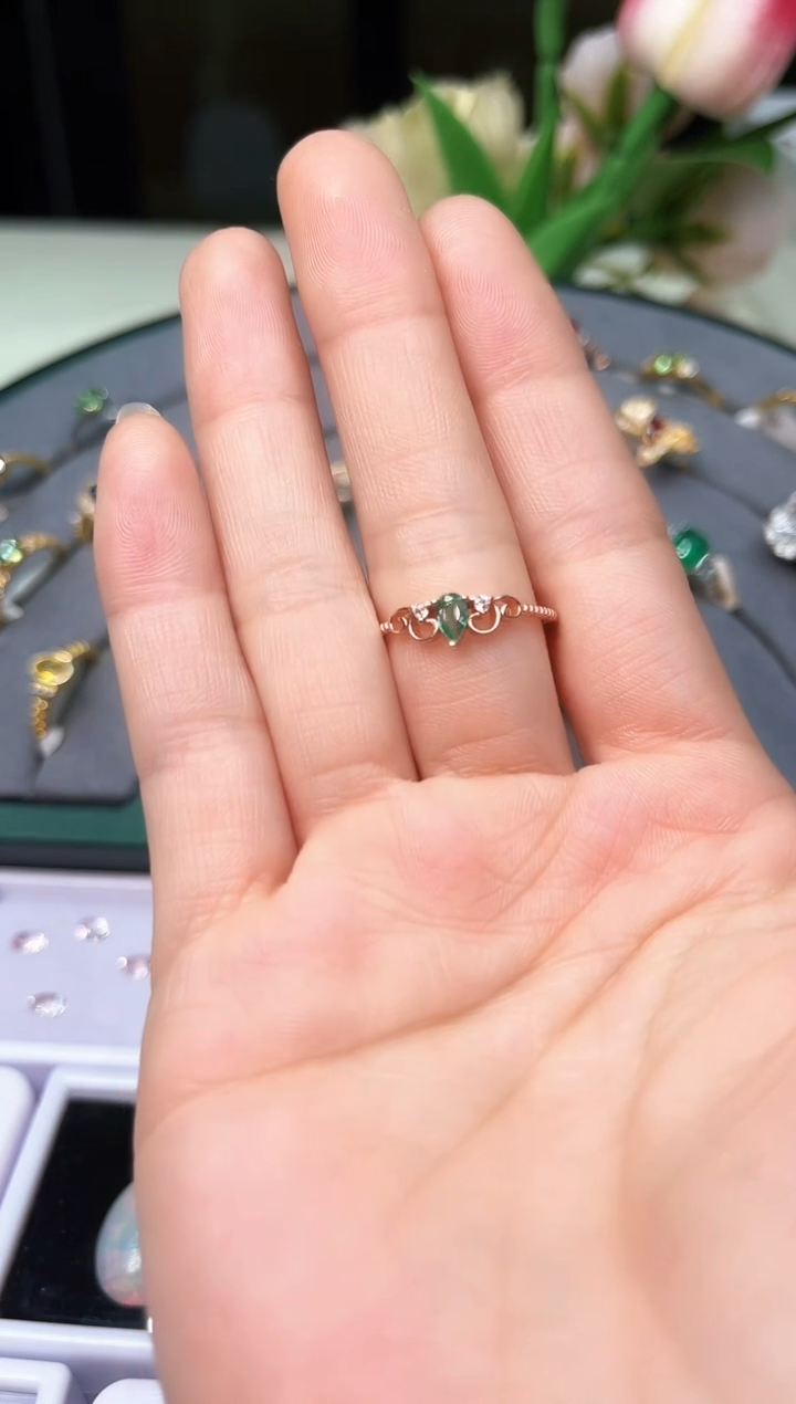 【闪购商品】祖母绿戒指银S925镶嵌成品