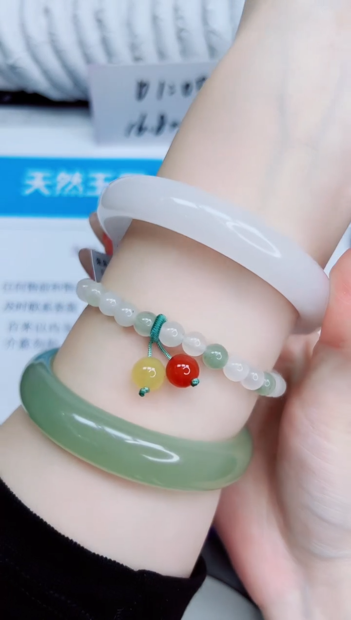 未镶嵌手镯石英质玉9/61.3