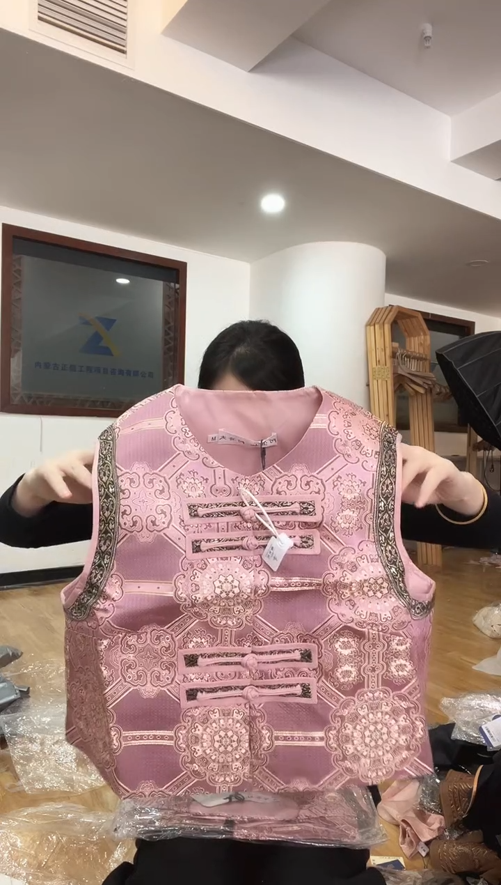 马甲 M码 110斤以里