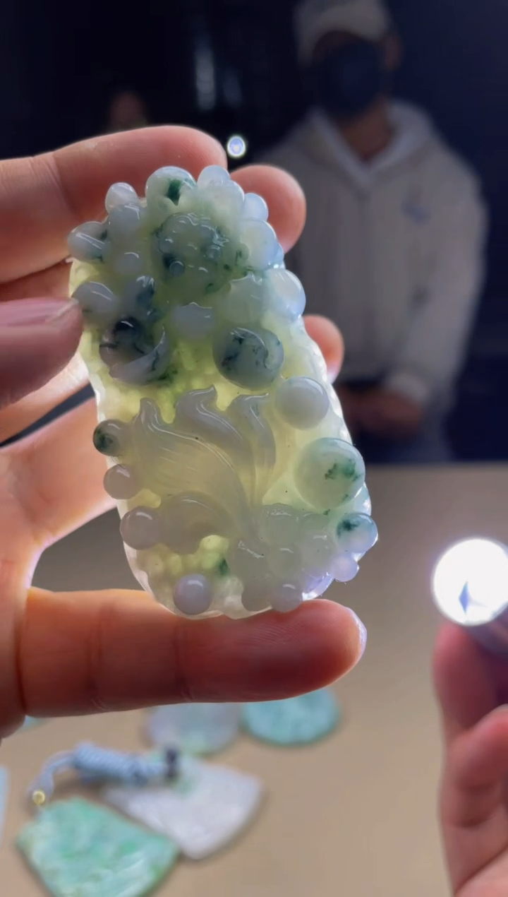 【闪购商品】定制翡翠未镶嵌     3045