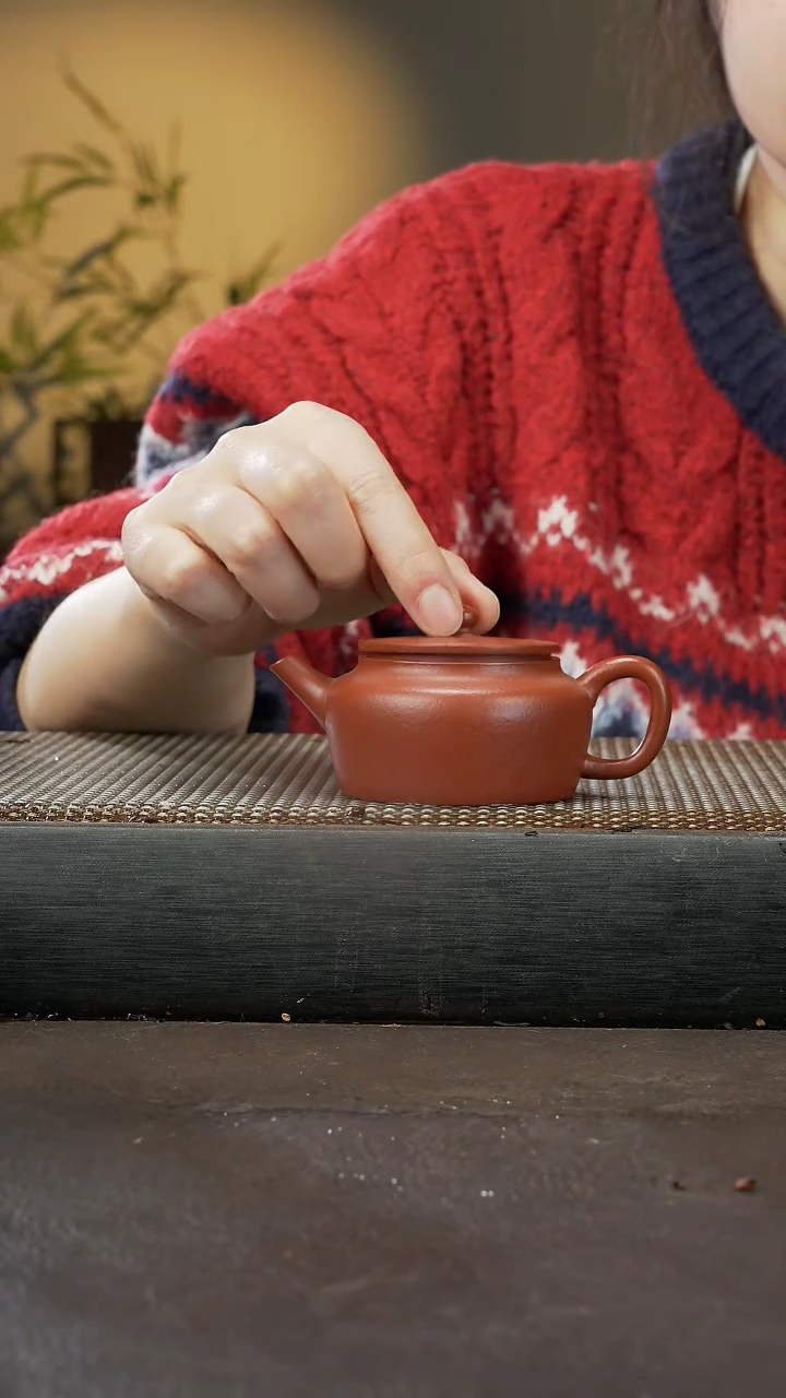 【闪购商品】紫砂茶壶梨皮朱泥 桑扁 100cc 023