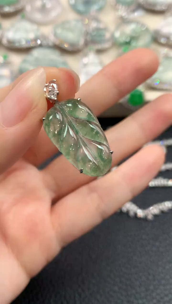 【闪购商品】翡翠颈饰18K金镶嵌B29   