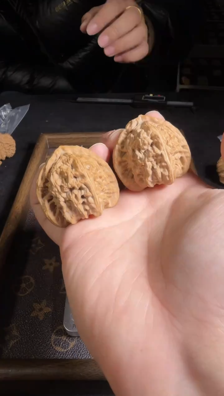 吊坠文玩核桃43尺全品头货对三角白