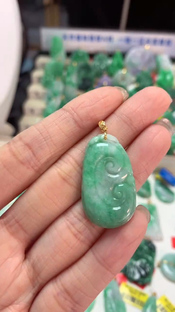 【闪购商品】翡翠吊坠(不含链)18K金镶嵌挂件