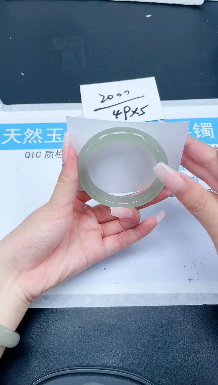 【闪购商品】石英质玉手镯未镶嵌35-52