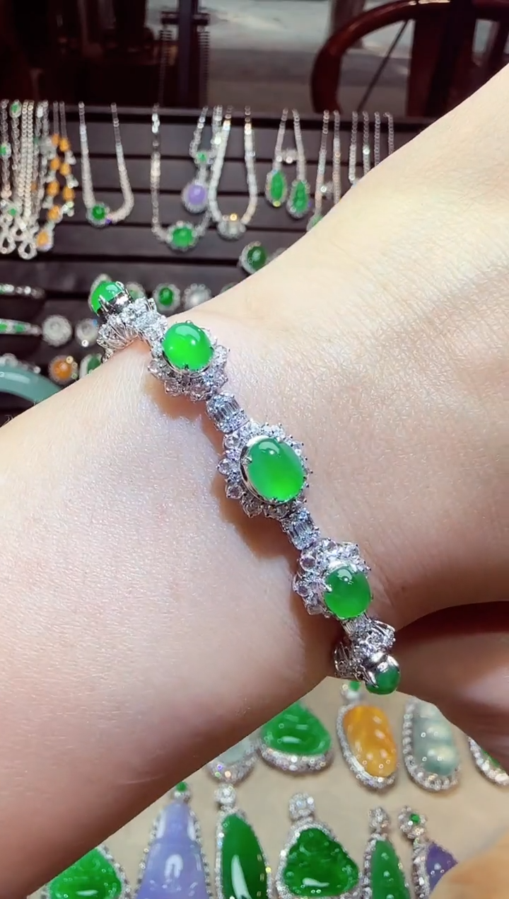 18K金镶嵌手链翡翠蛋面