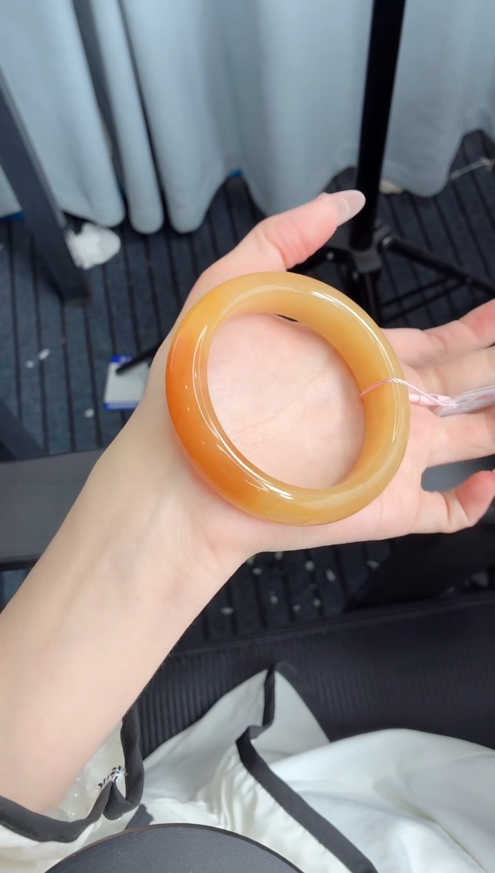 石英质玉手镯未镶嵌38/58.9