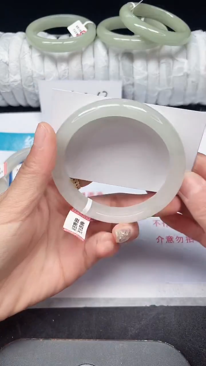 未镶嵌手镯石英质玉115-63/64