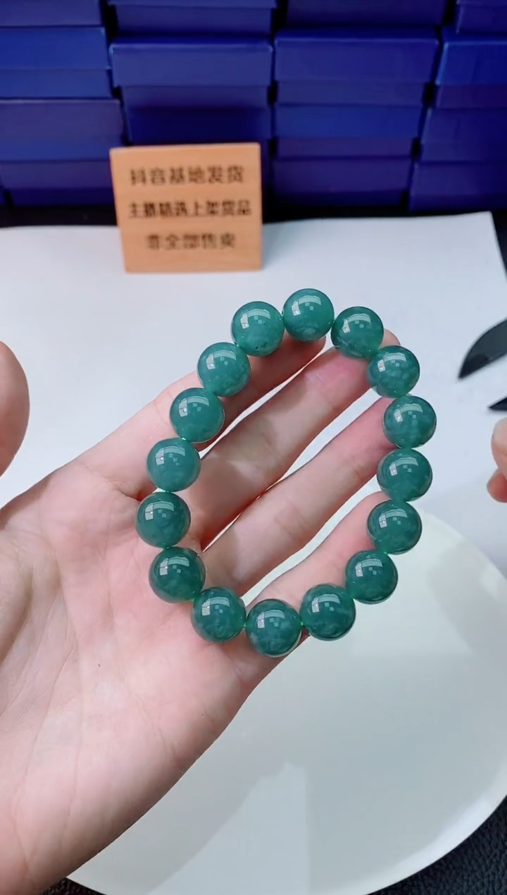 翡翠未镶嵌颈饰1111111111