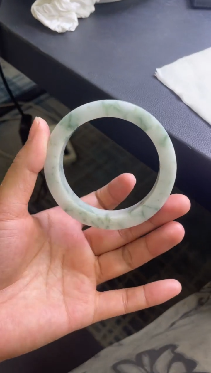 未镶嵌手镯定制翡翠手镯