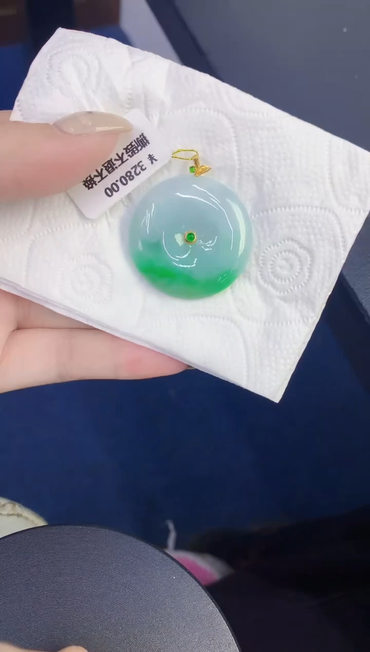 颈饰18K金镶嵌翡翠缅甸天然翡翠A货