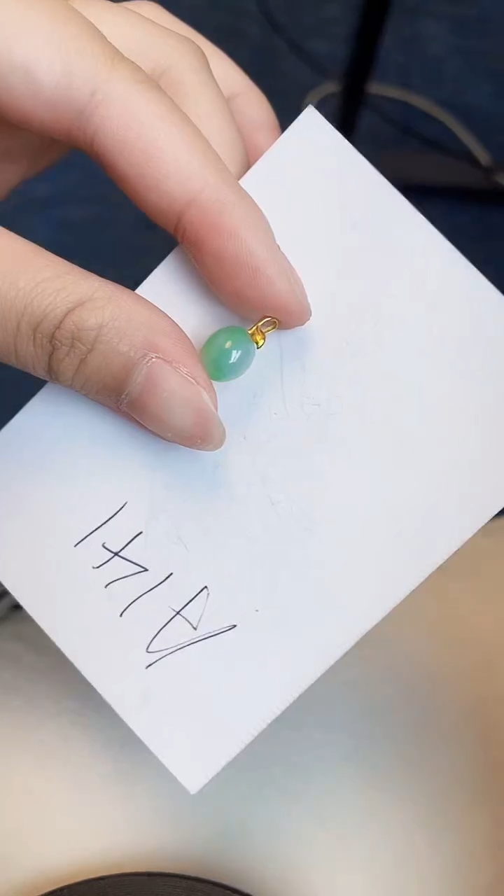 翡翠18K金镶嵌颈饰00000000000