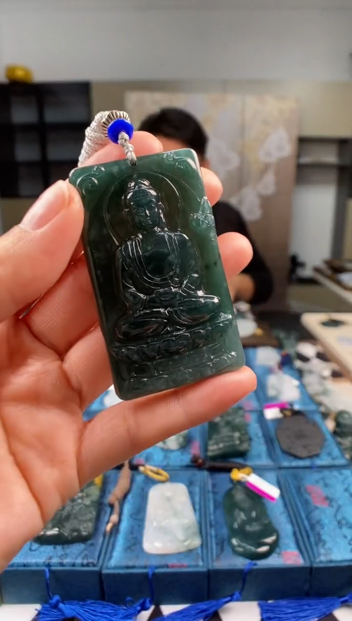 颈饰未镶嵌翡翠多样性发其一