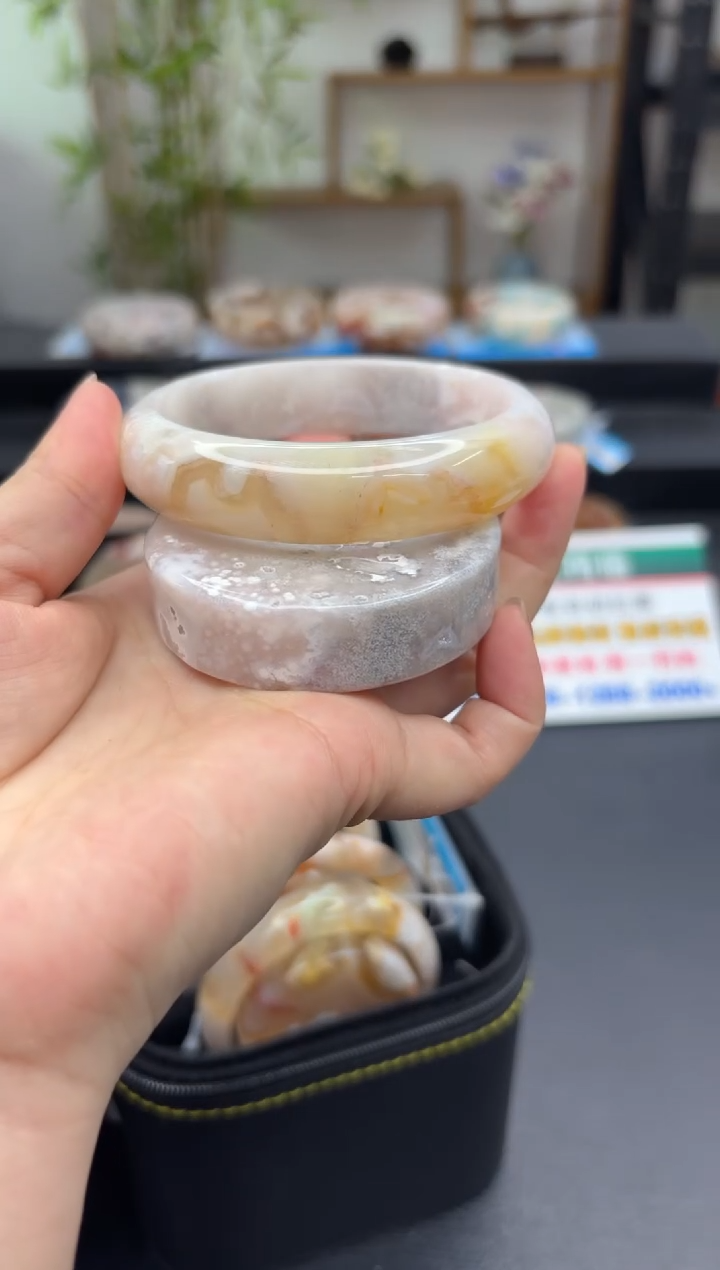【闪购商品】石英质玉手镯未镶嵌C96(62圈赠送镯心)