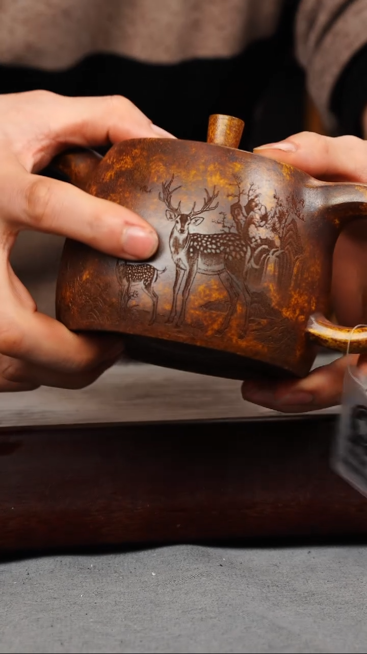 【闪购商品】紫砂茶壶龙骨金砂 井栏 梅花鹿