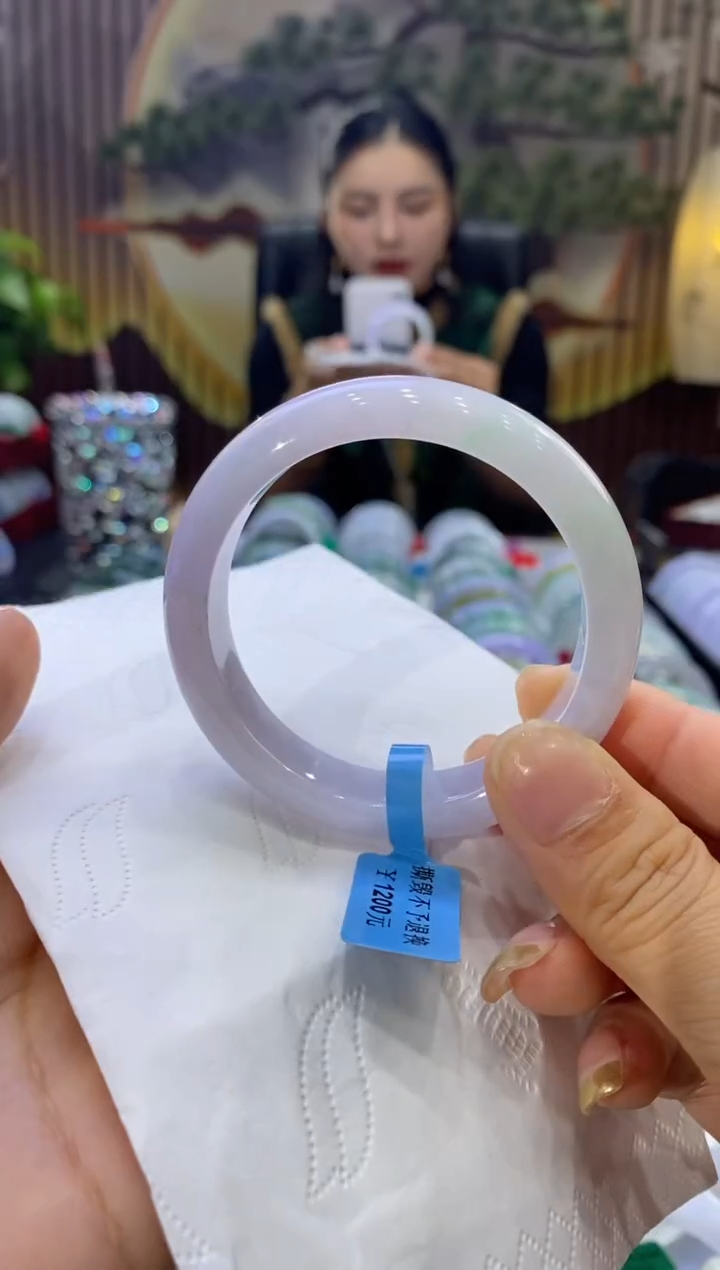 【闪购商品】翡翠手镯未镶嵌多人02465