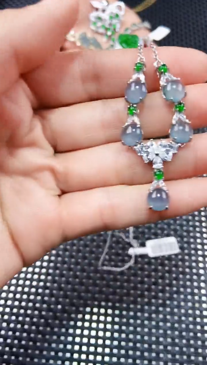 【闪购商品】翡翠颈饰未镶嵌111111111